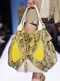 10 Classic Pieces Every Woman Must Have in Her Wardrobe